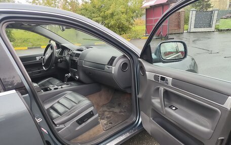 Volkswagen Touareg III, 2003 год, 850 000 рублей, 14 фотография
