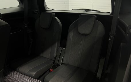 Peugeot 5008 II, 2018 год, 1 999 000 рублей, 25 фотография