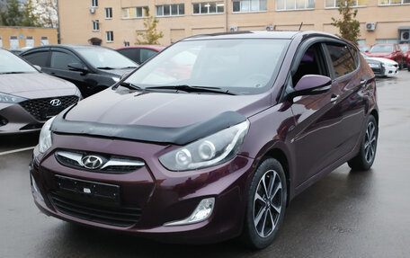 Hyundai Solaris II рестайлинг, 2012 год, 743 000 рублей, 1 фотография