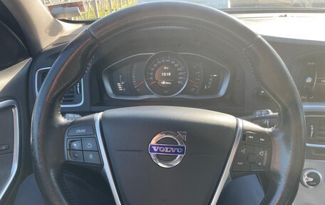 Volvo V60 Cross Country II, 2017 год, 2 345 000 рублей, 3 фотография