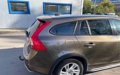 Volvo V60 Cross Country II, 2017 год, 2 345 000 рублей, 9 фотография