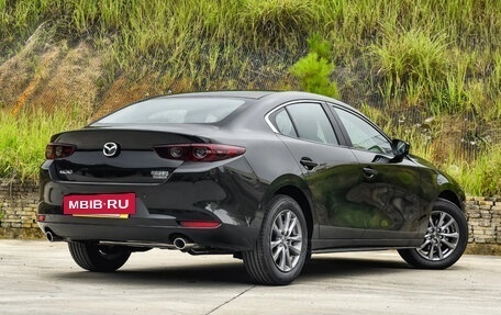 Mazda 3, 2023 год, 1 800 000 рублей, 4 фотография