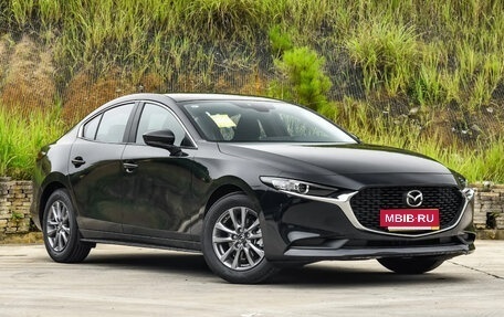 Mazda 3, 2023 год, 1 800 000 рублей, 3 фотография