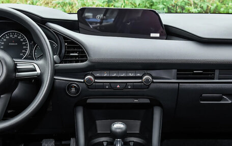 Mazda 3, 2023 год, 1 800 000 рублей, 12 фотография