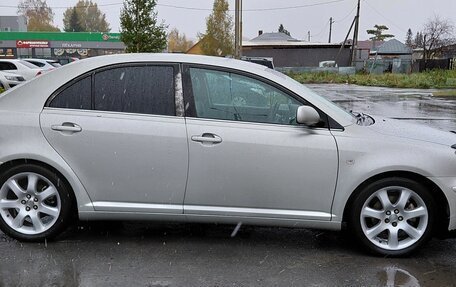 Toyota Avensis III рестайлинг, 2004 год, 730 000 рублей, 2 фотография