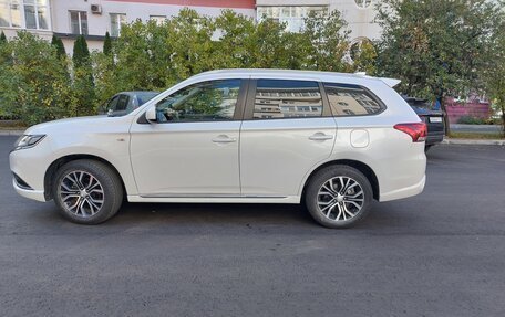 Mitsubishi Outlander III рестайлинг 3, 2022 год, 2 535 000 рублей, 2 фотография