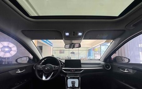 KIA K3, 2021 год, 1 365 000 рублей, 13 фотография