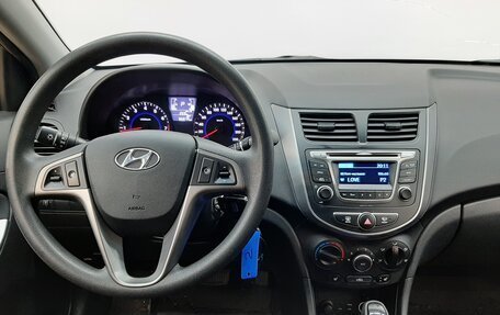 Hyundai Solaris II рестайлинг, 2015 год, 1 080 000 рублей, 17 фотография