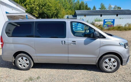 Hyundai Grand Starex Grand Starex I рестайлинг 2, 2018 год, 3 050 000 рублей, 6 фотография