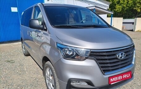 Hyundai Grand Starex Grand Starex I рестайлинг 2, 2018 год, 3 050 000 рублей, 7 фотография