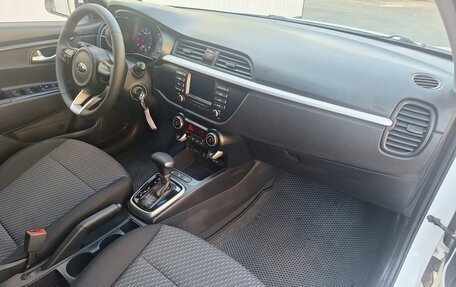 KIA Rio IV, 2019 год, 1 350 000 рублей, 10 фотография