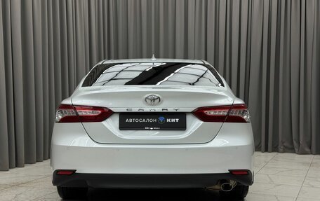 Toyota Camry, 2022 год, 3 300 000 рублей, 5 фотография