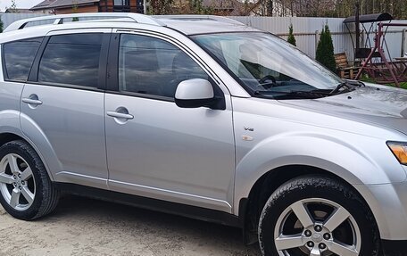 Mitsubishi Outlander III рестайлинг 3, 2007 год, 1 050 000 рублей, 3 фотография