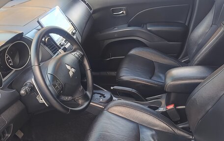 Mitsubishi Outlander III рестайлинг 3, 2007 год, 1 050 000 рублей, 11 фотография