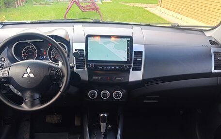 Mitsubishi Outlander III рестайлинг 3, 2007 год, 1 050 000 рублей, 14 фотография