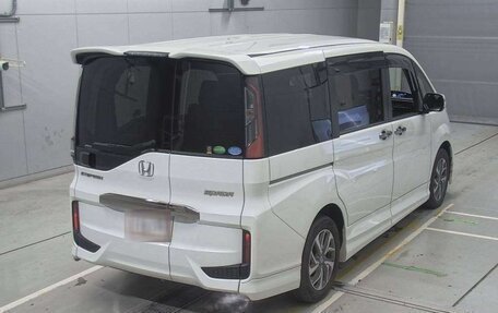 Honda Stepwgn IV, 2017 год, 2 000 000 рублей, 2 фотография