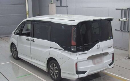 Honda Stepwgn IV, 2017 год, 2 000 000 рублей, 6 фотография