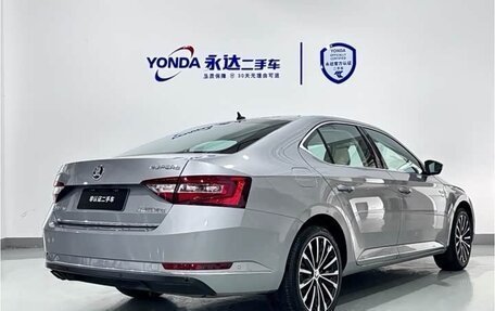 Skoda Superb III рестайлинг, 2016 год, 1 450 777 рублей, 3 фотография