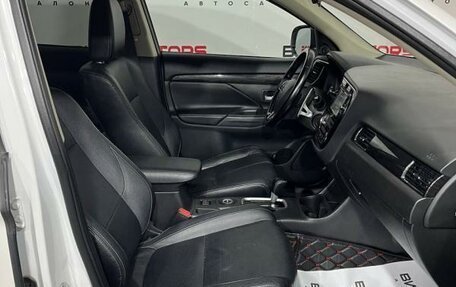 Mitsubishi Outlander III рестайлинг 3, 2015 год, 2 075 000 рублей, 4 фотография