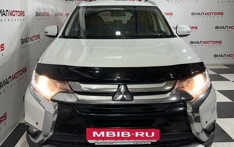 Mitsubishi Outlander III рестайлинг 3, 2015 год, 2 075 000 рублей, 3 фотография