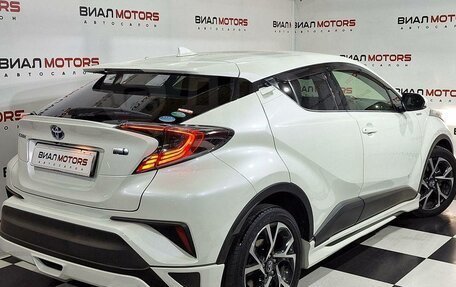 Toyota C-HR I рестайлинг, 2017 год, 2 245 000 рублей, 4 фотография