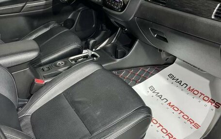 Mitsubishi Outlander III рестайлинг 3, 2015 год, 2 075 000 рублей, 8 фотография