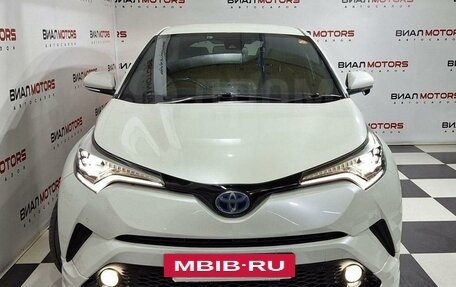 Toyota C-HR I рестайлинг, 2017 год, 2 245 000 рублей, 3 фотография