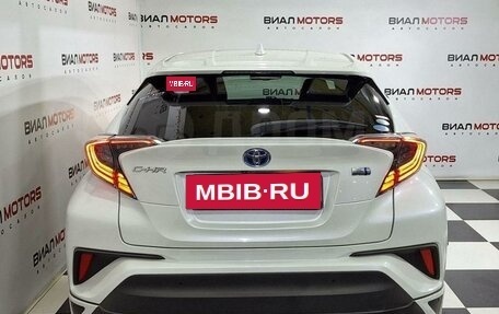 Toyota C-HR I рестайлинг, 2017 год, 2 245 000 рублей, 2 фотография