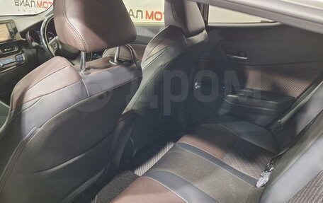 Toyota C-HR I рестайлинг, 2017 год, 2 245 000 рублей, 13 фотография