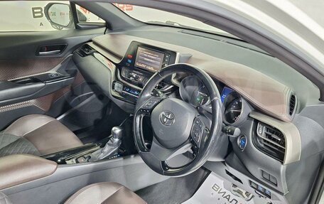 Toyota C-HR I рестайлинг, 2017 год, 2 245 000 рублей, 16 фотография