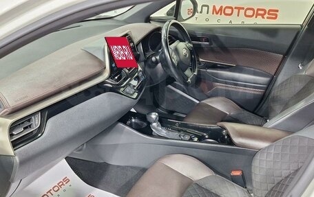 Toyota C-HR I рестайлинг, 2017 год, 2 245 000 рублей, 12 фотография