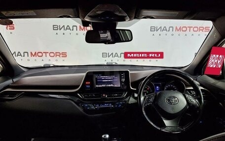 Toyota C-HR I рестайлинг, 2017 год, 2 245 000 рублей, 7 фотография
