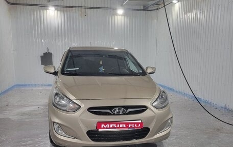 Hyundai Solaris II рестайлинг, 2013 год, 800 000 рублей, 1 фотография