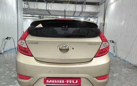 Hyundai Solaris II рестайлинг, 2013 год, 800 000 рублей, 10 фотография