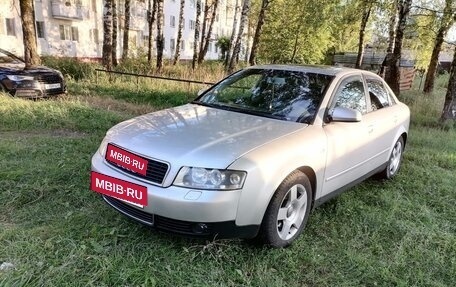 Audi A4, 2003 год, 650 000 рублей, 10 фотография