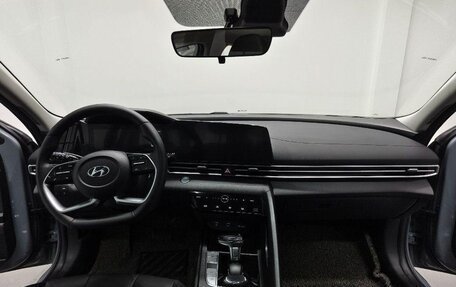 Hyundai Elantra, 2022 год, 1 560 000 рублей, 16 фотография
