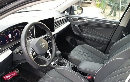 Volkswagen Tiguan, 2023 год, 4 411 480 рублей, 5 фотография