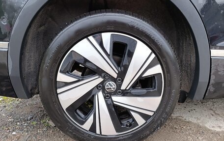 Volkswagen Tiguan, 2023 год, 4 411 480 рублей, 8 фотография