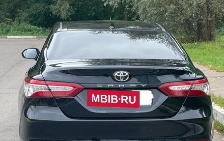 Toyota Camry, 2020 год, 2 950 000 рублей, 5 фотография