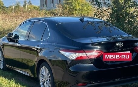 Toyota Camry, 2020 год, 2 950 000 рублей, 17 фотография