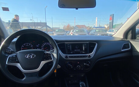 Hyundai Solaris II рестайлинг, 2018 год, 1 100 000 рублей, 3 фотография