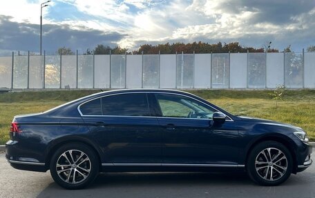 Volkswagen Passat B8 рестайлинг, 2015 год, 1 850 000 рублей, 4 фотография