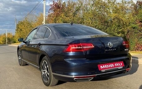 Volkswagen Passat B8 рестайлинг, 2015 год, 1 850 000 рублей, 5 фотография