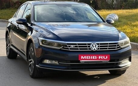 Volkswagen Passat B8 рестайлинг, 2015 год, 1 850 000 рублей, 2 фотография