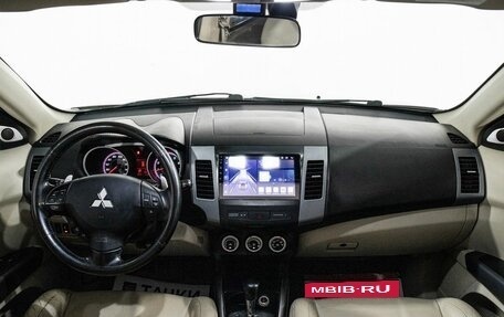 Mitsubishi Outlander III рестайлинг 3, 2008 год, 1 175 000 рублей, 8 фотография