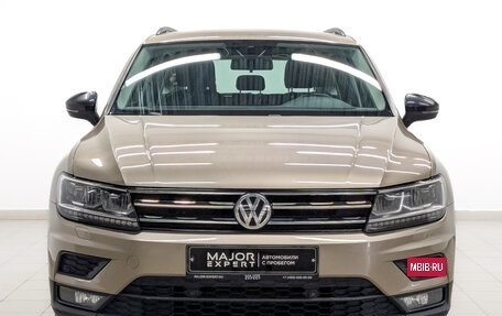 Volkswagen Tiguan II, 2020 год, 2 350 000 рублей, 2 фотография
