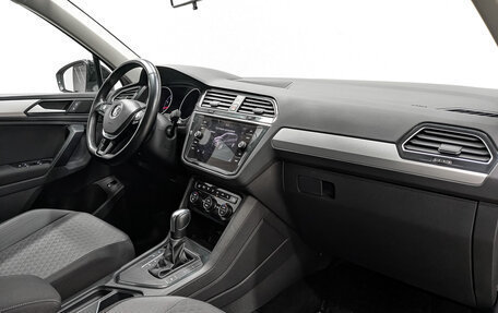 Volkswagen Tiguan II, 2020 год, 2 350 000 рублей, 13 фотография