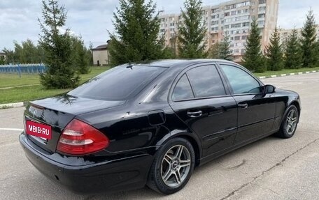Mercedes-Benz E-Класс, 2004 год, 700 000 рублей, 3 фотография