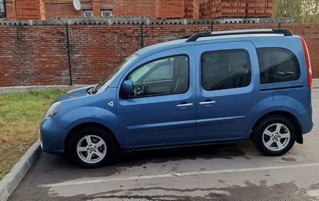 Renault Kangoo II рестайлинг, 2011 год, 715 000 рублей, 1 фотография