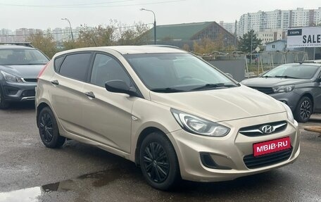Hyundai Solaris II рестайлинг, 2012 год, 718 000 рублей, 1 фотография